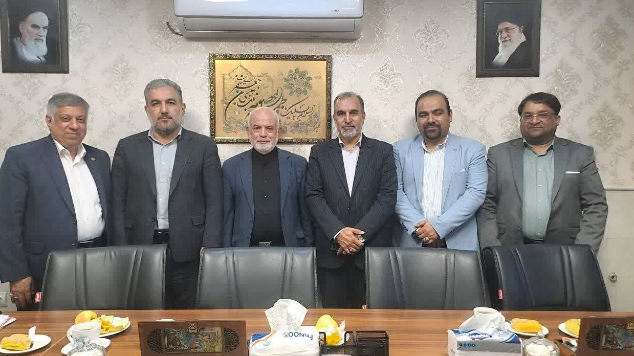 بازدید فرماندار قم از مرکز طهورا